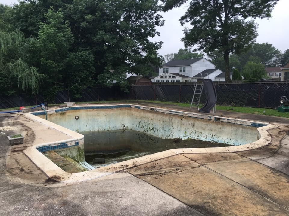 pool removal before (2)